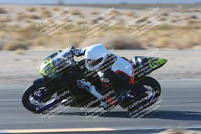 media/Jan-10-2025-CVMA Friday Practice (Fri) [[489e0da257]]/Group 4 and Trackday/Session 2 (Turn 4 Inside)/